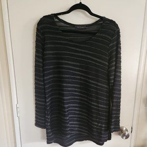 Cut Loose black and gray patterned top, size M